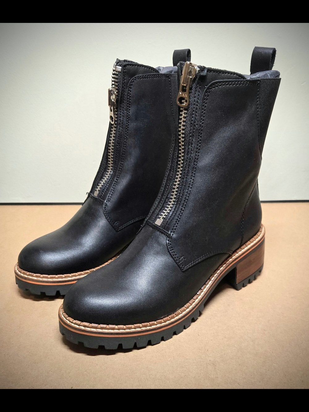 Hee Womens Black Leather Lug Sole Front Zip Ankle Boots - Made In Spain EU 35